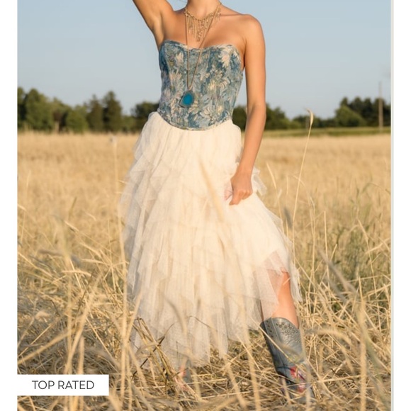 Altar'd State Dresses & Skirts - Altar’d State Nia tulle waterfall skirt.